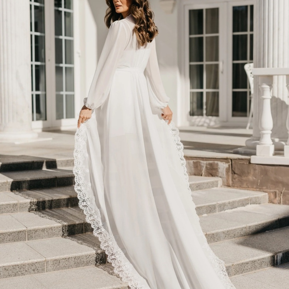 LeRose Jolie Lace Trim Maxi with Train
